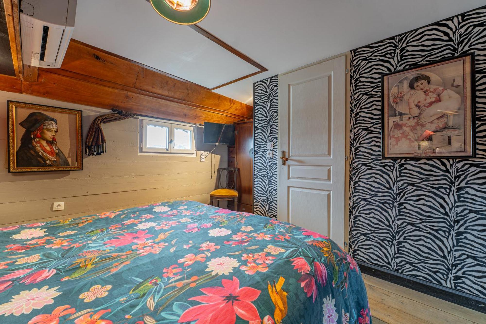 Botel La Petite Annick 2*